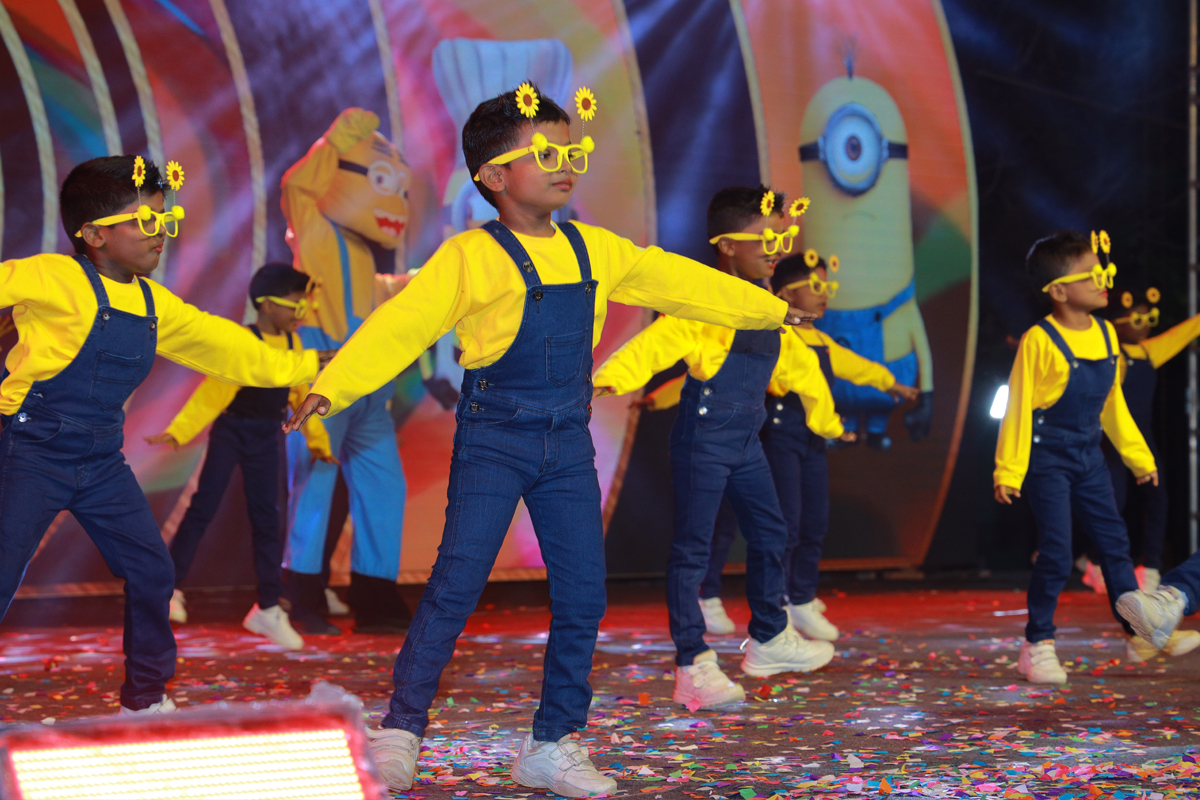 student singing event